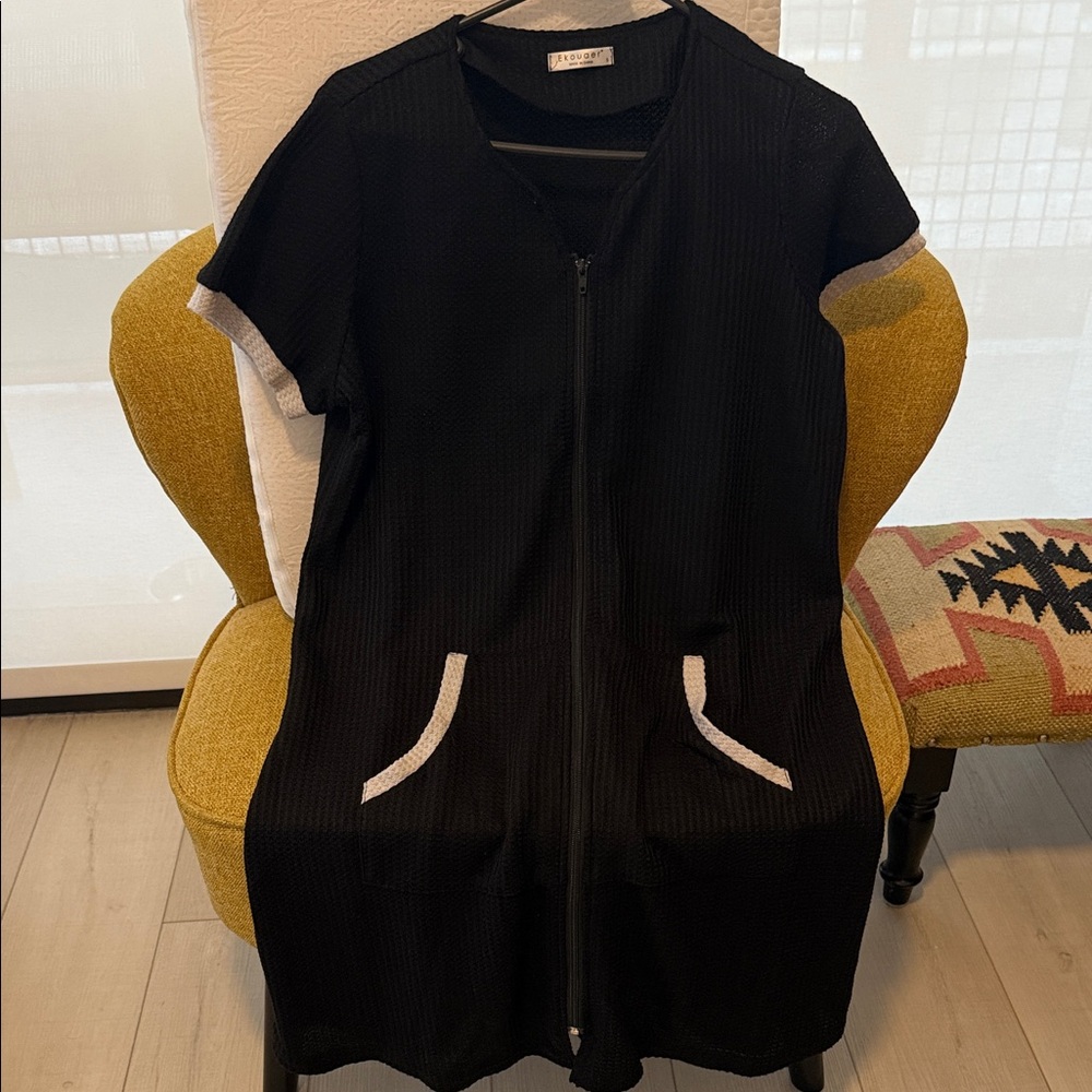 Black Short-Sleeve Robe with Gray Accents